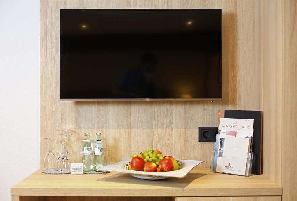Romantik Hotel Johanniter-Kreuz Иберлинген Экстерьер фото