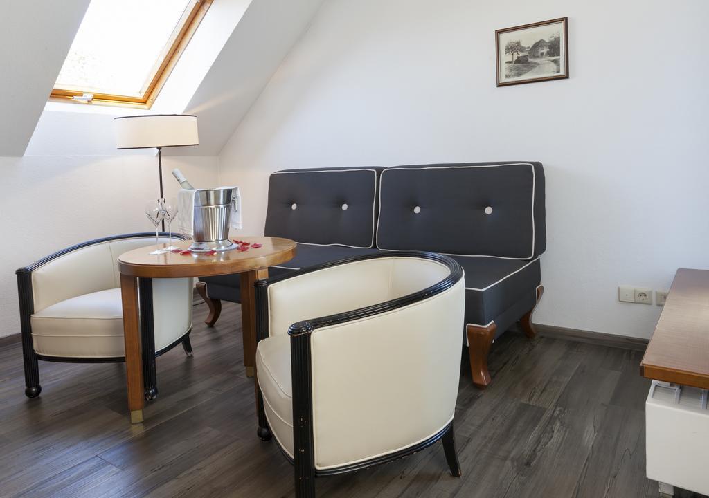 Romantik Hotel Johanniter-Kreuz Иберлинген Экстерьер фото