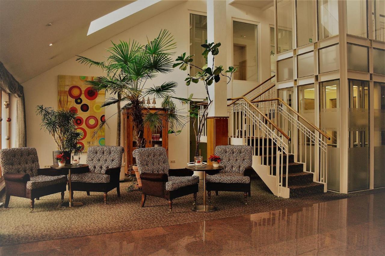 Romantik Hotel Johanniter-Kreuz Иберлинген Экстерьер фото