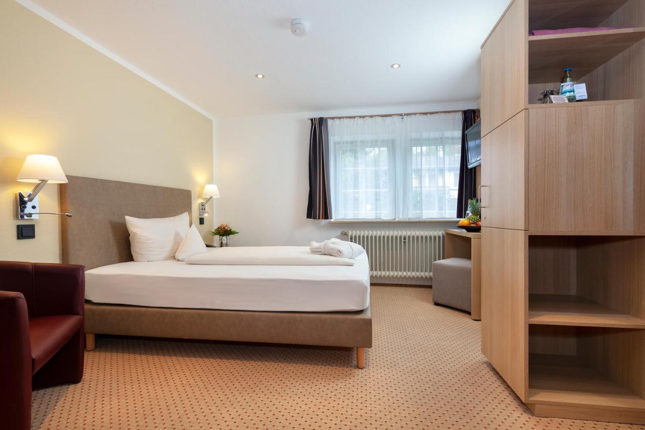 Romantik Hotel Johanniter-Kreuz Иберлинген Экстерьер фото